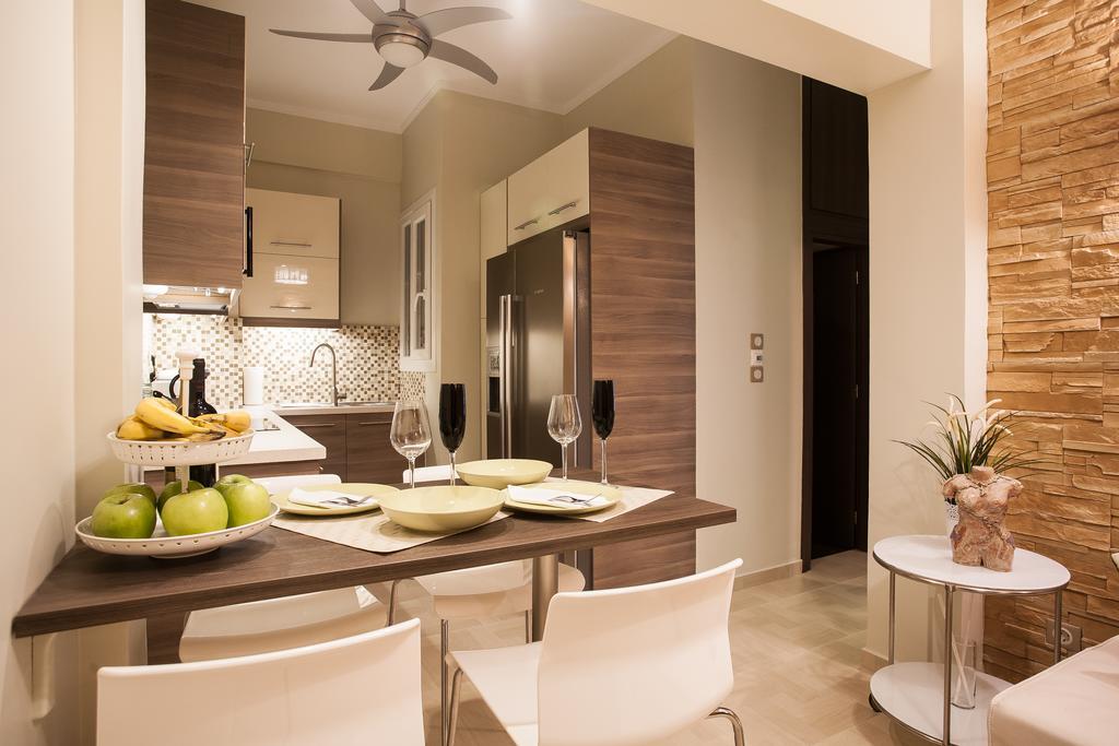 Elegant And Safe Gold And Blue Apartment Walk To Acropolis Athen Eksteriør billede