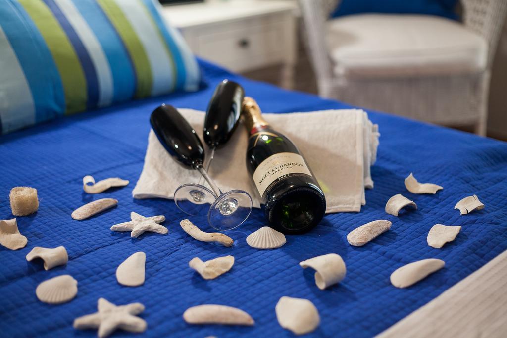 Elegant And Safe Gold And Blue Apartment Walk To Acropolis Athen Eksteriør billede