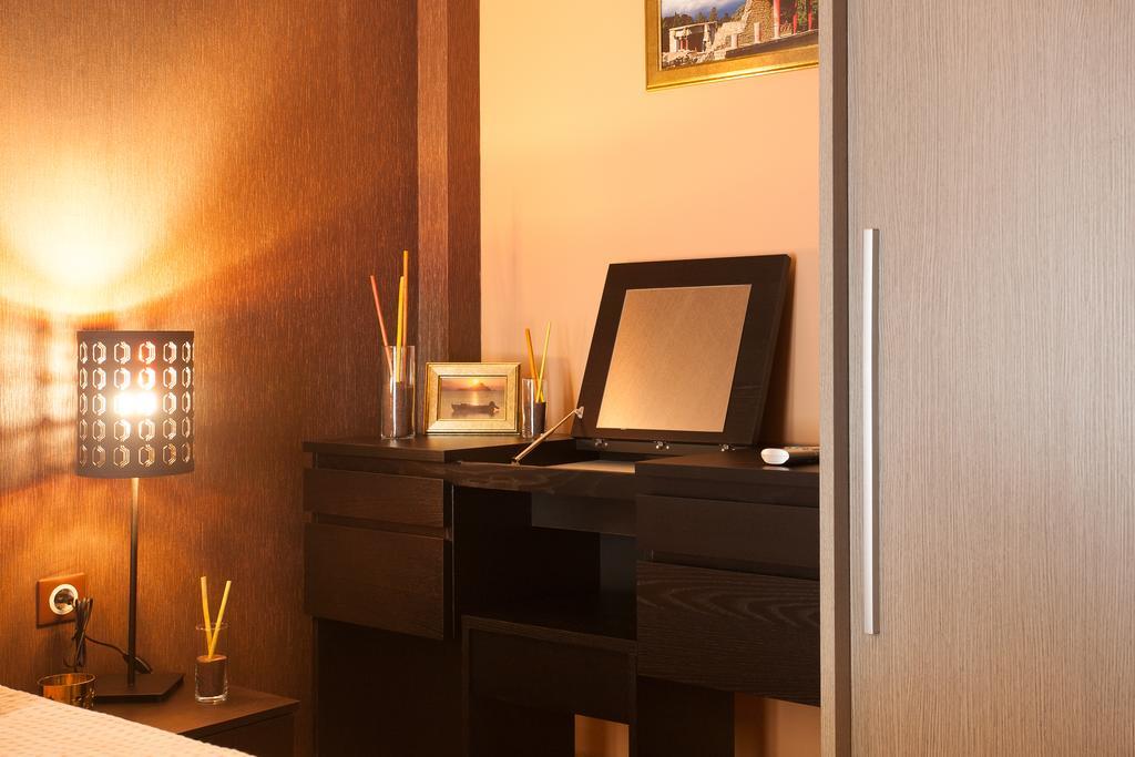 Elegant And Safe Gold And Blue Apartment Walk To Acropolis Athen Eksteriør billede
